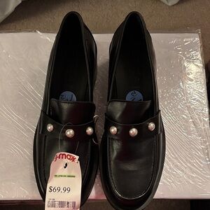 Elegant Black Loafers with Pearl Detailing